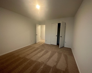 361 Sonterra Dr - Photo Thumbnail 26