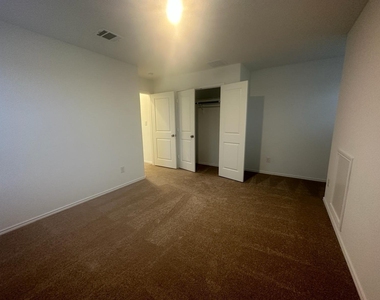 361 Sonterra Dr - Photo Thumbnail 30