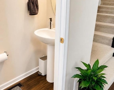 2046 Elm Tree Ct - Photo Thumbnail 1