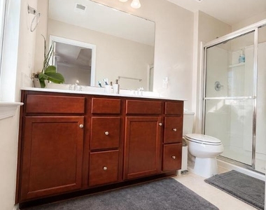 2046 Elm Tree Ct - Photo Thumbnail 18