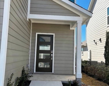 2905 Mary Elizabeth Dr - Photo Thumbnail 3