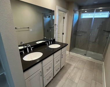 2905 Mary Elizabeth Dr - Photo Thumbnail 22