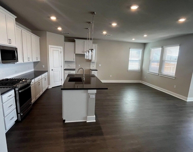 2905 Mary Elizabeth Dr - Photo Thumbnail 17