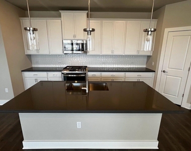 2905 Mary Elizabeth Dr - Photo Thumbnail 14