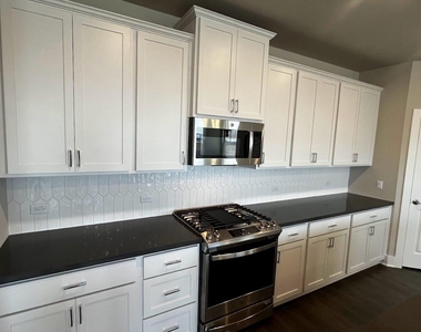 2905 Mary Elizabeth Dr - Photo Thumbnail 15