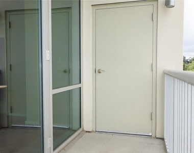 1600 Barton Springs Rd - Photo Thumbnail 4