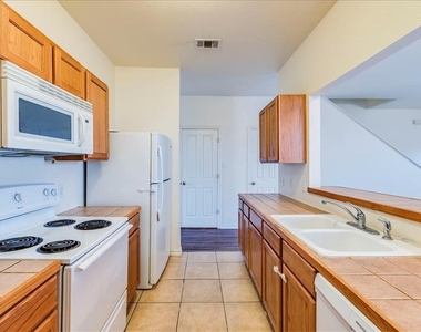 126 Sandstone Dr - Photo Thumbnail 9