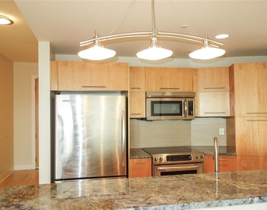 603 Davis St - Photo Thumbnail 3