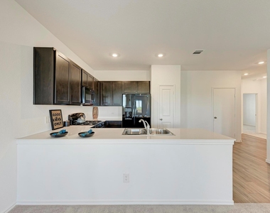 611 Halfmoon Dr - Photo Thumbnail 9