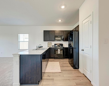 611 Halfmoon Dr - Photo Thumbnail 7