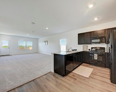 611 Halfmoon Dr - Photo Thumbnail 1