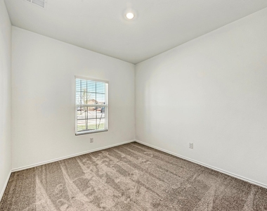 611 Halfmoon Dr - Photo Thumbnail 17