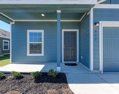 611 Halfmoon Dr - Photo Thumbnail 5