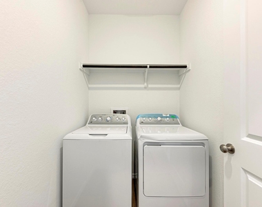 611 Halfmoon Dr - Photo Thumbnail 23