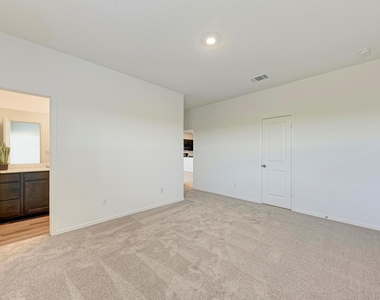 611 Halfmoon Dr - Photo Thumbnail 14