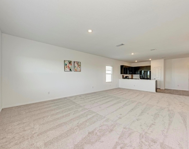 611 Halfmoon Dr - Photo Thumbnail 12