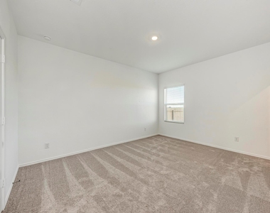 611 Halfmoon Dr - Photo Thumbnail 13
