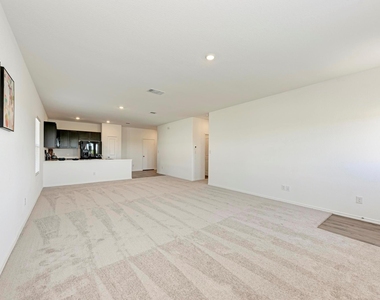 611 Halfmoon Dr - Photo Thumbnail 11