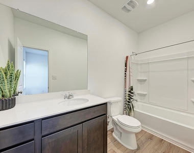 611 Halfmoon Dr - Photo Thumbnail 15