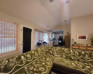 2303 Darnell Dr - Photo Thumbnail 27