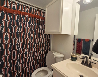 2303 Darnell Dr - Photo Thumbnail 20