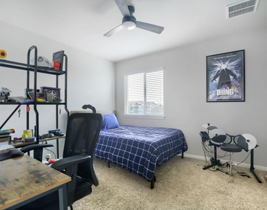 525 N Heatherwilde Blvd - Photo Thumbnail 16