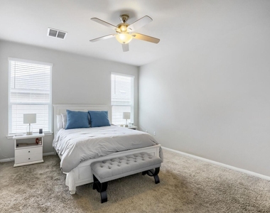 525 N Heatherwilde Blvd - Photo Thumbnail 11