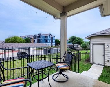 525 N Heatherwilde Blvd - Photo Thumbnail 18