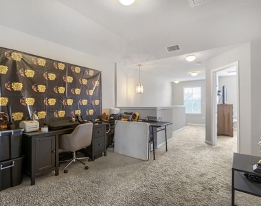 525 N Heatherwilde Blvd - Photo Thumbnail 15