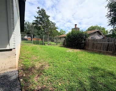115 Spanish Oak Cir - Photo Thumbnail 27