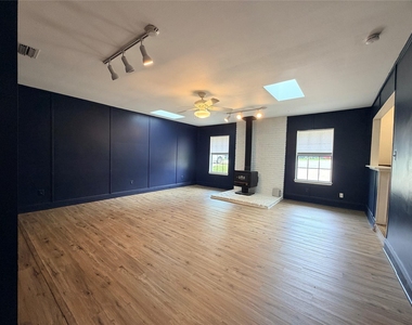 115 Spanish Oak Cir - Photo Thumbnail 9