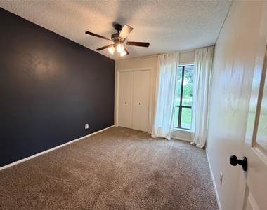 115 Spanish Oak Cir - Photo Thumbnail 14