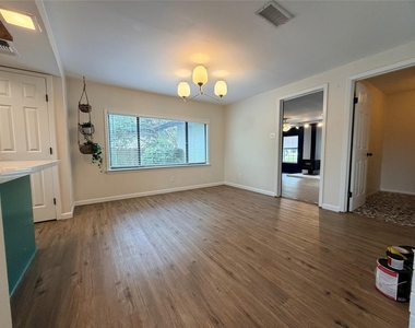 115 Spanish Oak Cir - Photo Thumbnail 4
