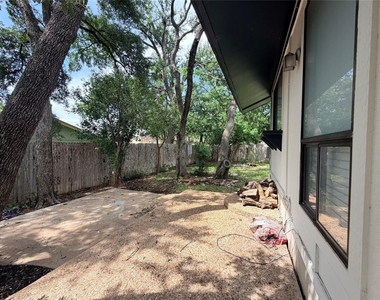 115 Spanish Oak Cir - Photo Thumbnail 23