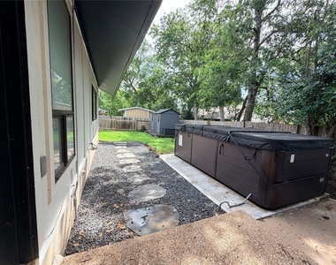 115 Spanish Oak Cir - Photo Thumbnail 24