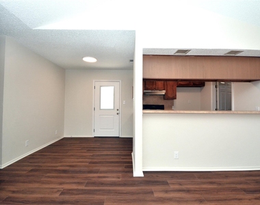 11314 Walnut Ridge Dr - Photo Thumbnail 3