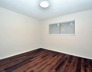 11314 Walnut Ridge Dr - Photo Thumbnail 11