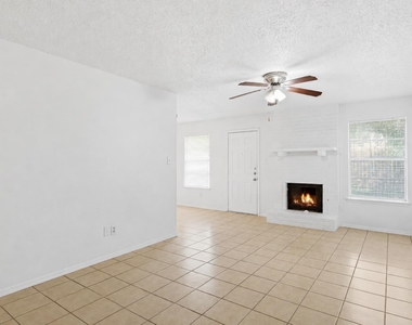 2412 Burleson Ct - Photo Thumbnail 2