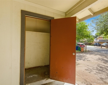 2412 Burleson Ct - Photo Thumbnail 13