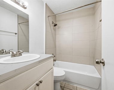 2412 Burleson Ct - Photo Thumbnail 11