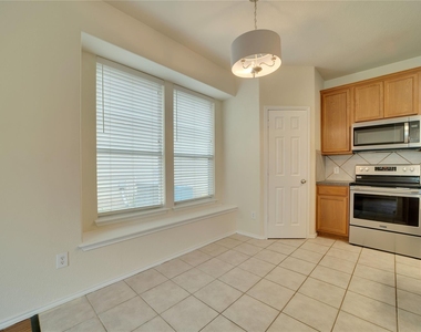 121 Park Ln - Photo Thumbnail 12