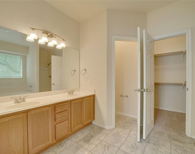 121 Park Ln - Photo Thumbnail 19