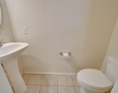 121 Park Ln - Photo Thumbnail 15