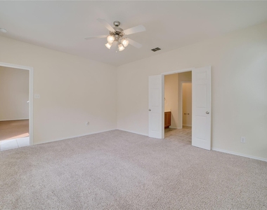 121 Park Ln - Photo Thumbnail 18