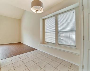 121 Park Ln - Photo Thumbnail 13
