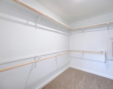 2301 Wallin Bradley Dr - Photo Thumbnail 18