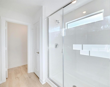 2301 Wallin Bradley Dr - Photo Thumbnail 17