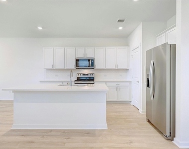 2301 Wallin Bradley Dr - Photo Thumbnail 7