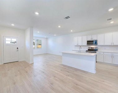 2301 Wallin Bradley Dr - Photo Thumbnail 13