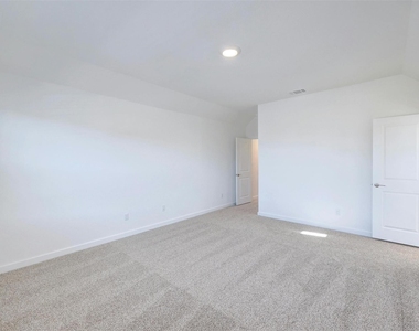 2301 Wallin Bradley Dr - Photo Thumbnail 15